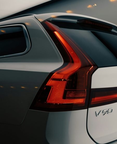 volva back white